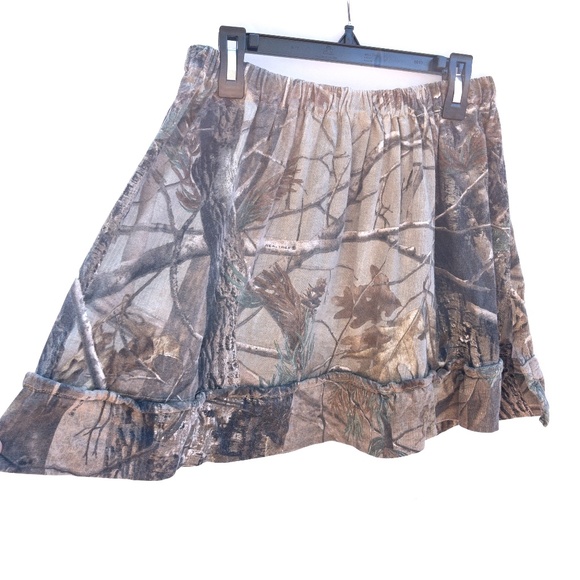 y2k grunge indie sleaze real tree camo mini skirt with ruffles on the bottom - Picture 4 of 5